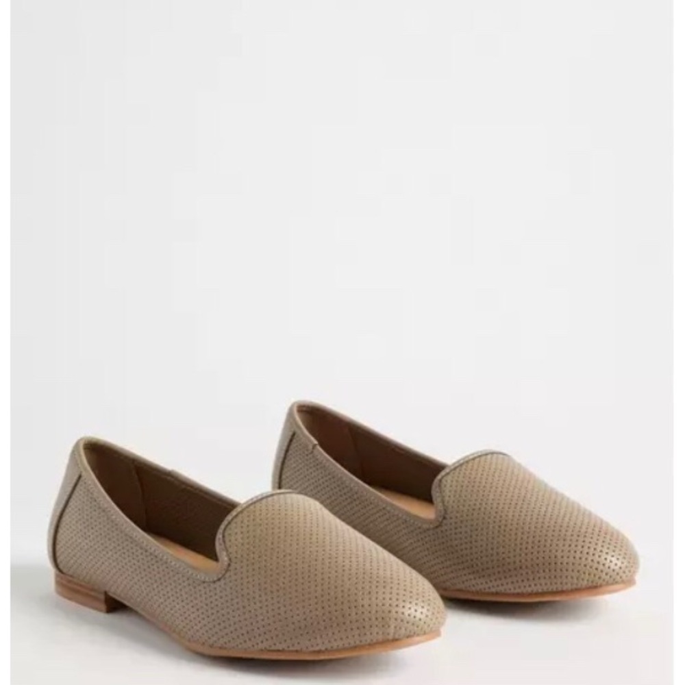 NWT Brand New Loafers Tan Perforated Size 11WW